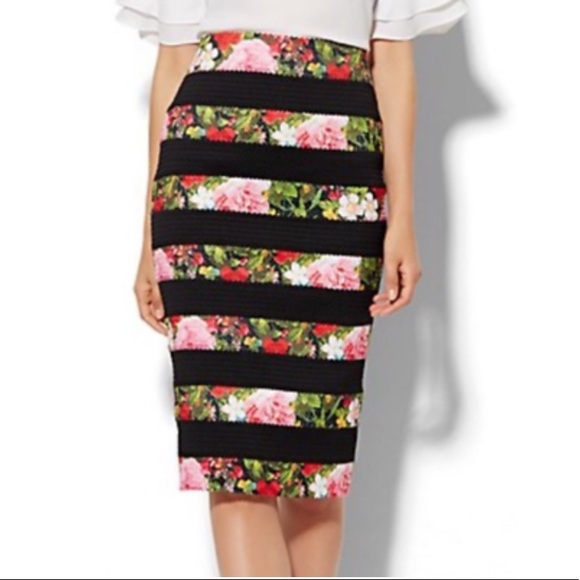 New York & Company Dresses & Skirts - ✨♥️✨New York & Co. Floral Bodycon Skirt